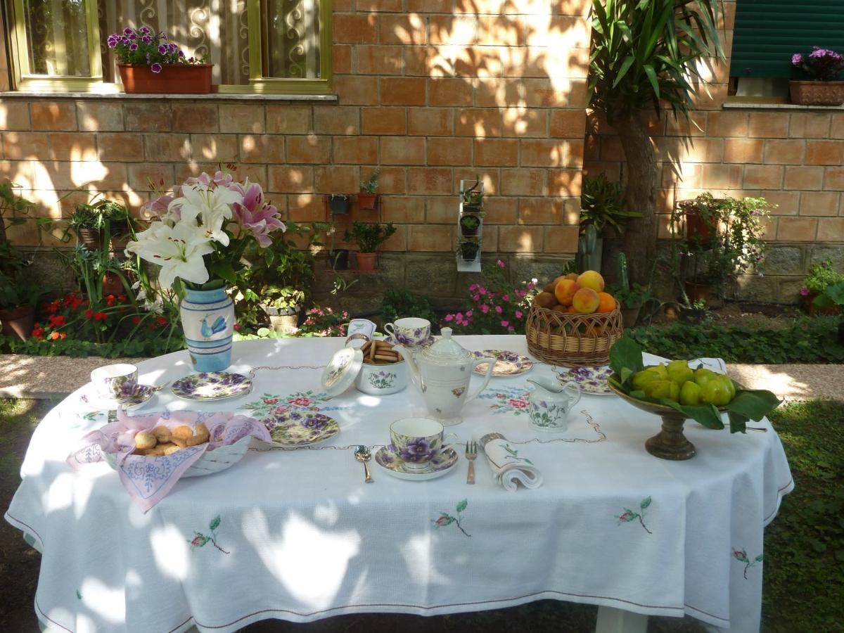 Bb Le Violette Bed & Breakfast Tortoli Exterior photo